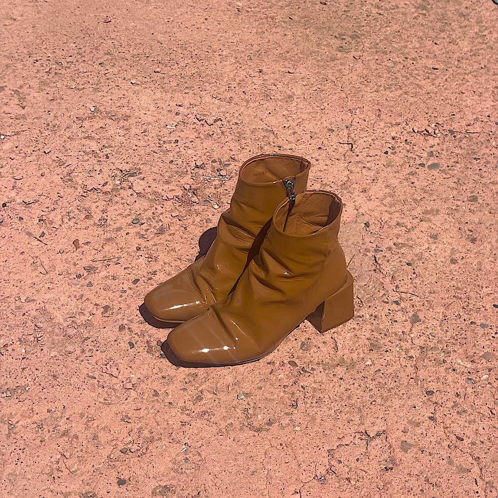 LOQ Lazaro Patent Leather Boots